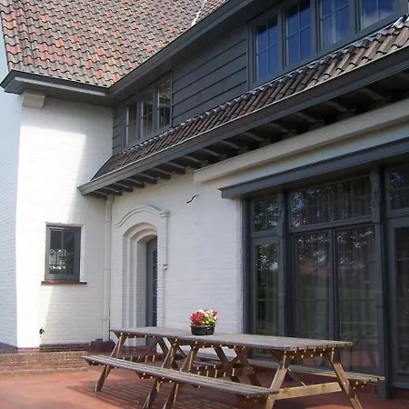 Classic Mansion In With Fenced Garden Holiday home *
